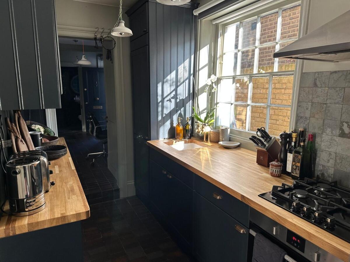 Large 1 Bd Period Garden Flat, Kings Cross - Camden * Londres