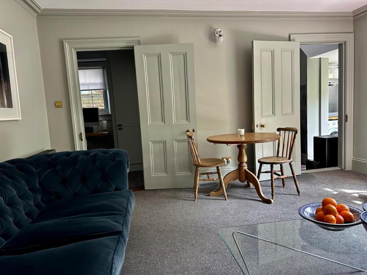 Large 1 Bd Period Garden Flat, Kings Cross - Camden Apartamento Londres